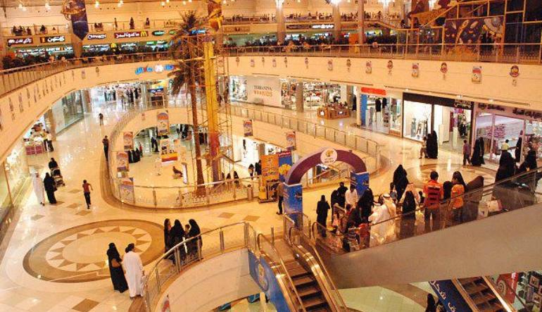 محلات الأحذية والحقائب في العثيم مول الاحساء