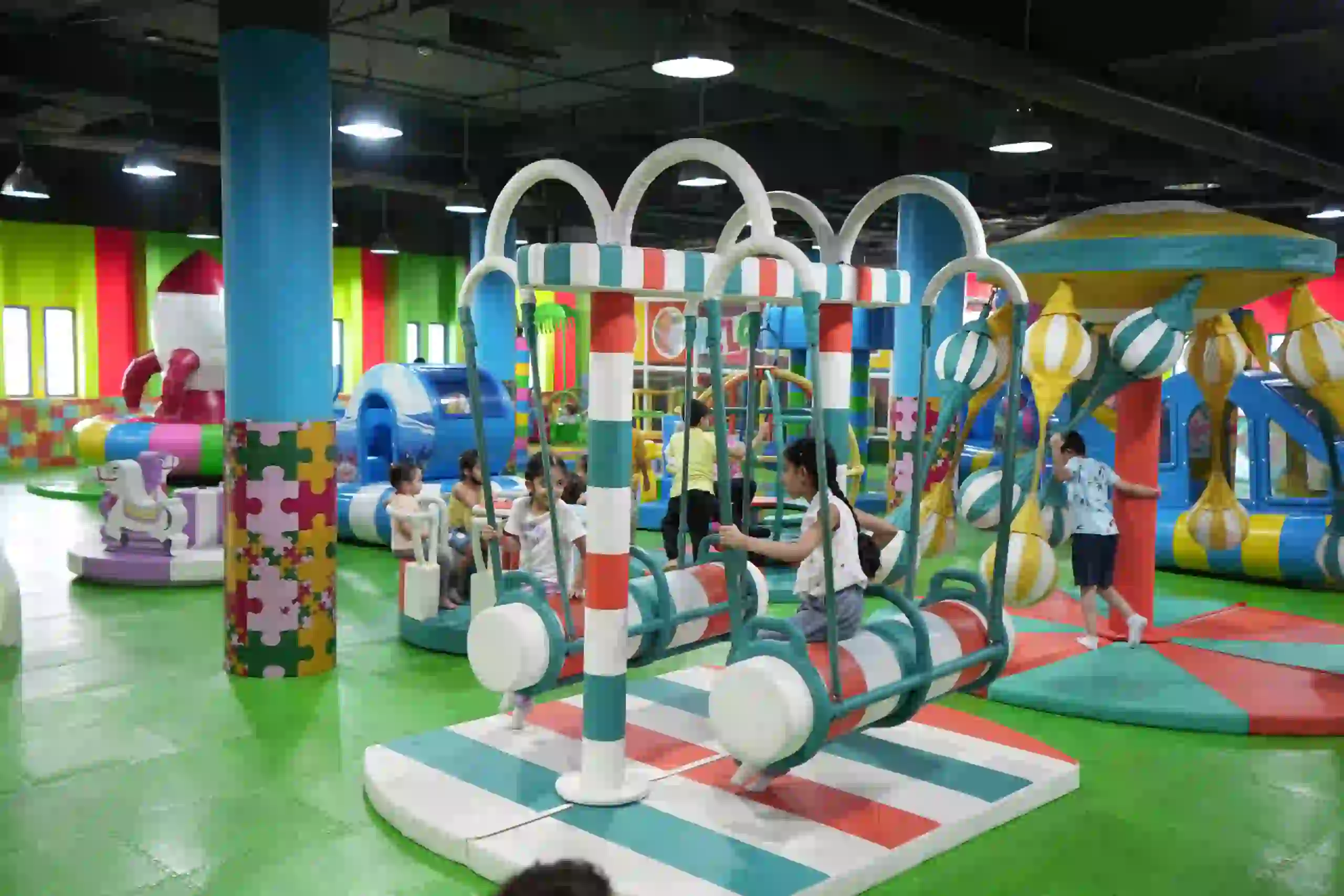 محلات الخبر مول رينبو لاند