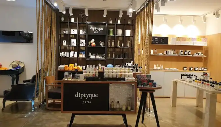 محلات العطور العليا مول الرياض